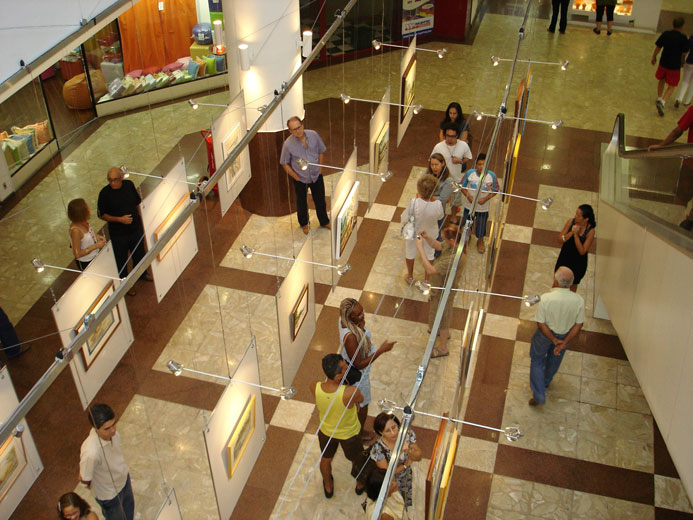 Exhibition in the Ilha Plaza Shopping