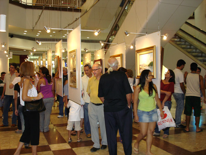 Exhibition in the Ilha Plaza Shopping