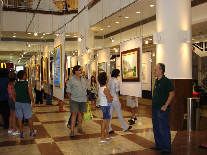 Exhibition in the Ilha Plaza Shopping